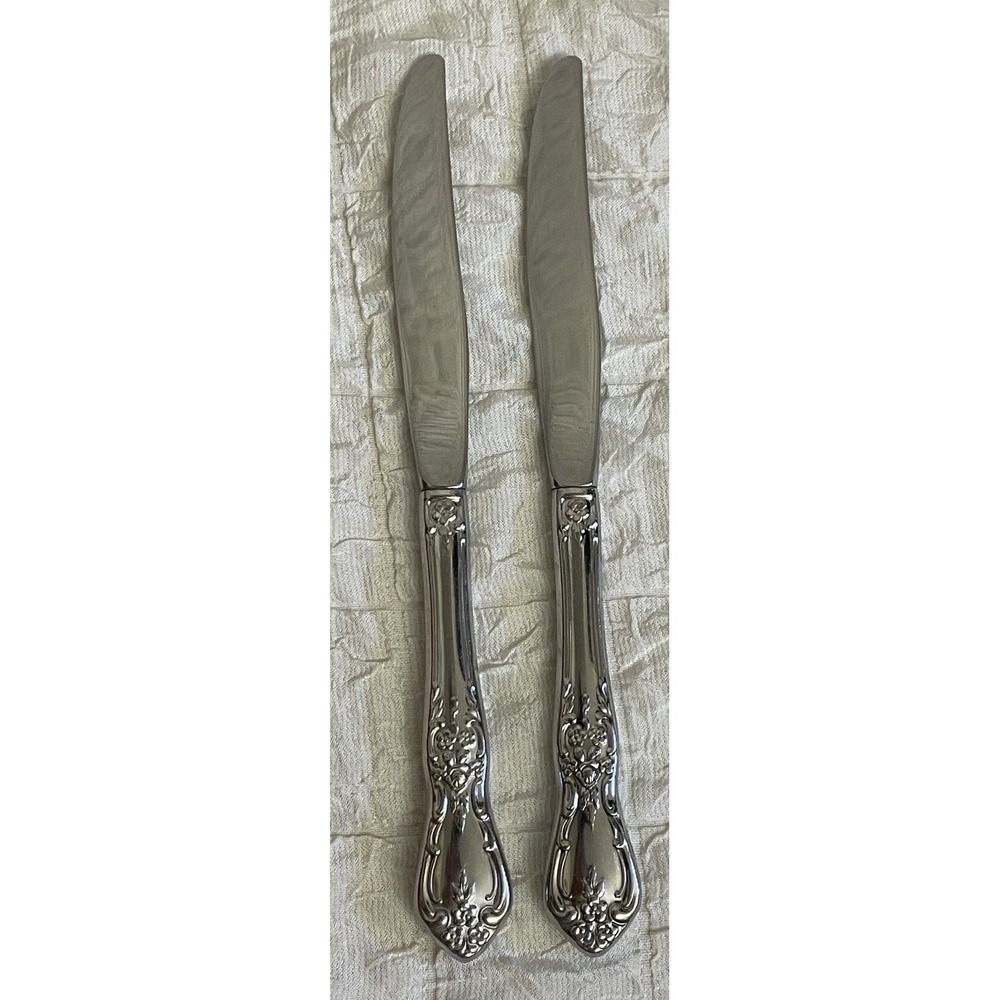 Oneida Stainless Kennett Square Distinction Deluxe HH 2 Dinner Knives